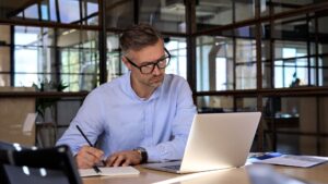 businessowner working on laptop